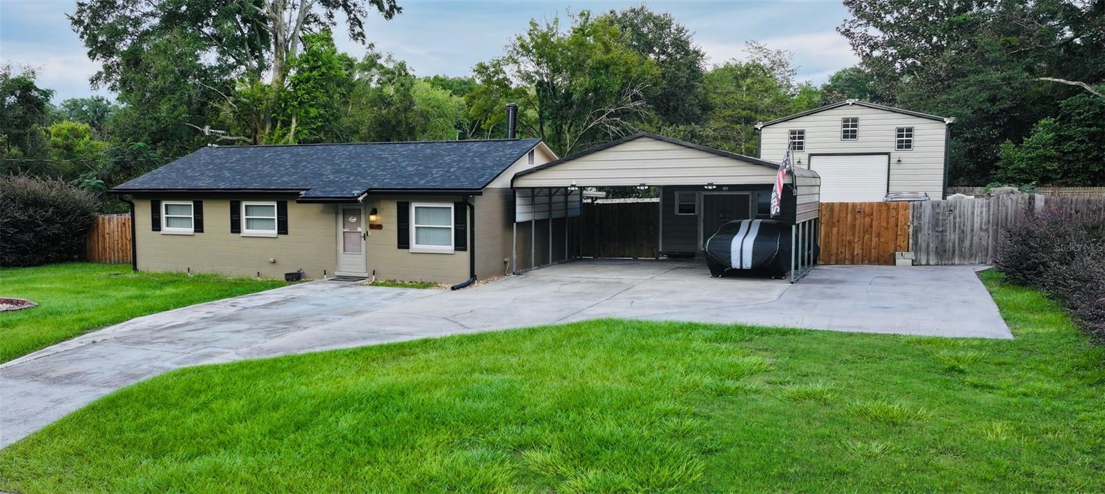 Photo of 18143 NW 251ST TERRACE HIGH SPRINGS FL 32643