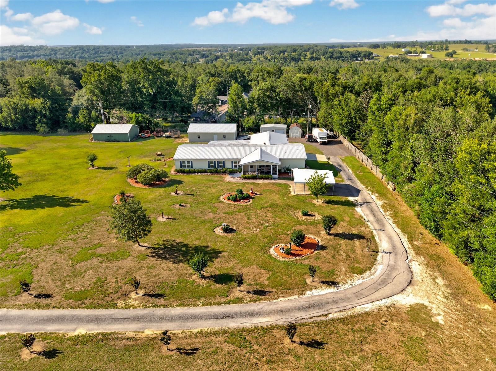 Photo of 9706 US HIGHWAY 301 DADE CITY FL 33525