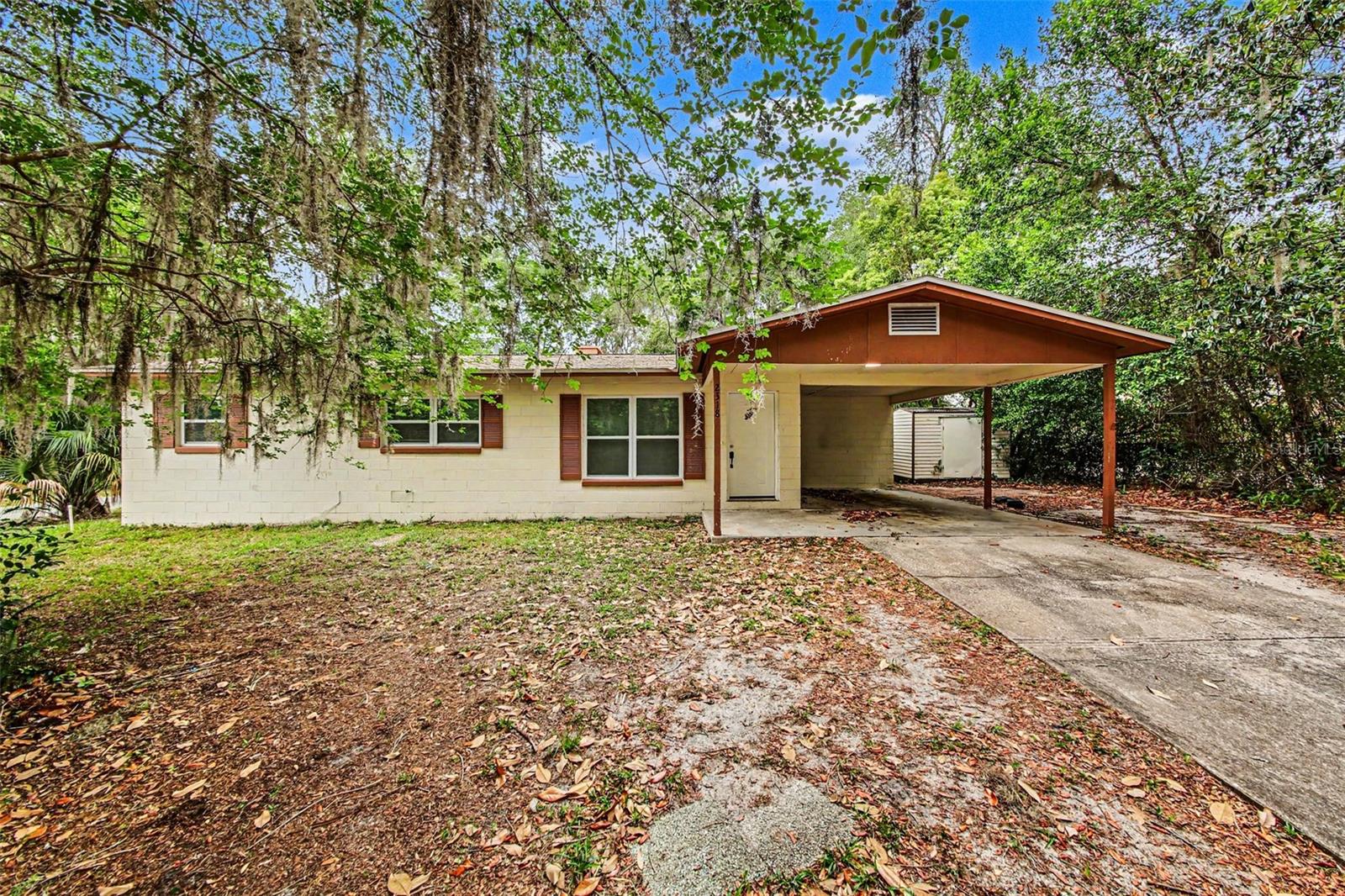 Photo of 2318 JOBBINS DRIVE LEESBURG FL 34748