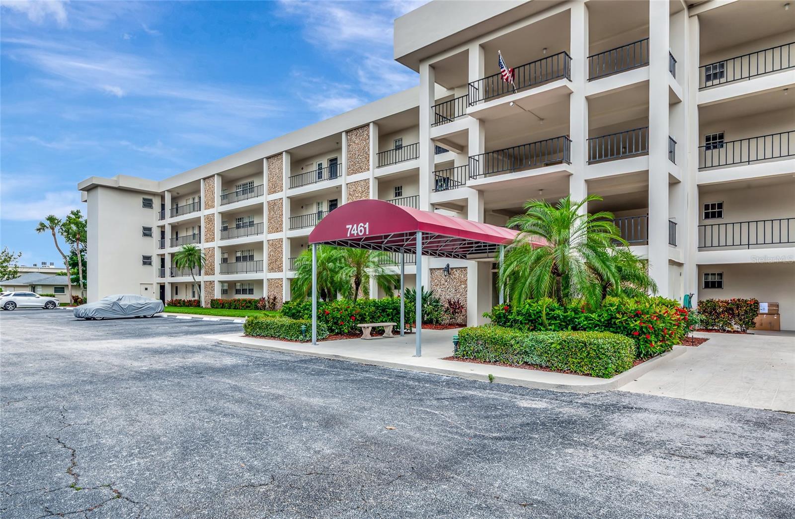 Photo of 7461 W COUNTRY CLUB DRIVE #203 SARASOTA FL 34243