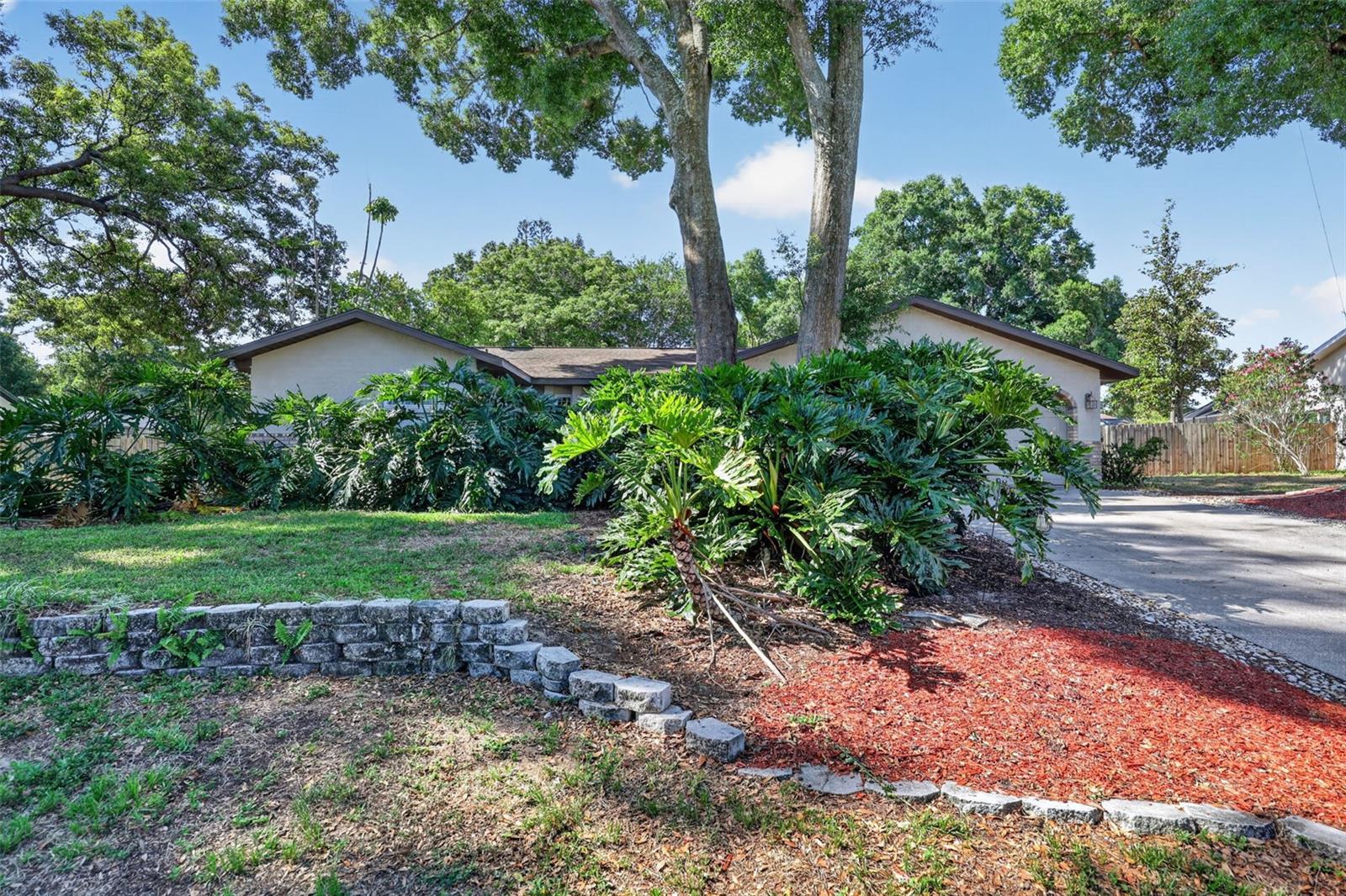 Photo of 2713 WILLOW OAKS DRIVE VALRICO FL 33594