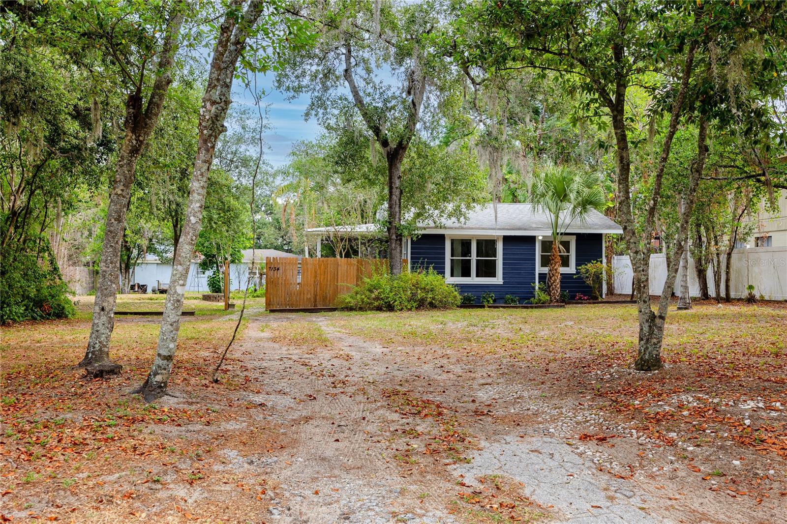 Photo of 7134 LAUDER PLACE TAMPA FL 33617