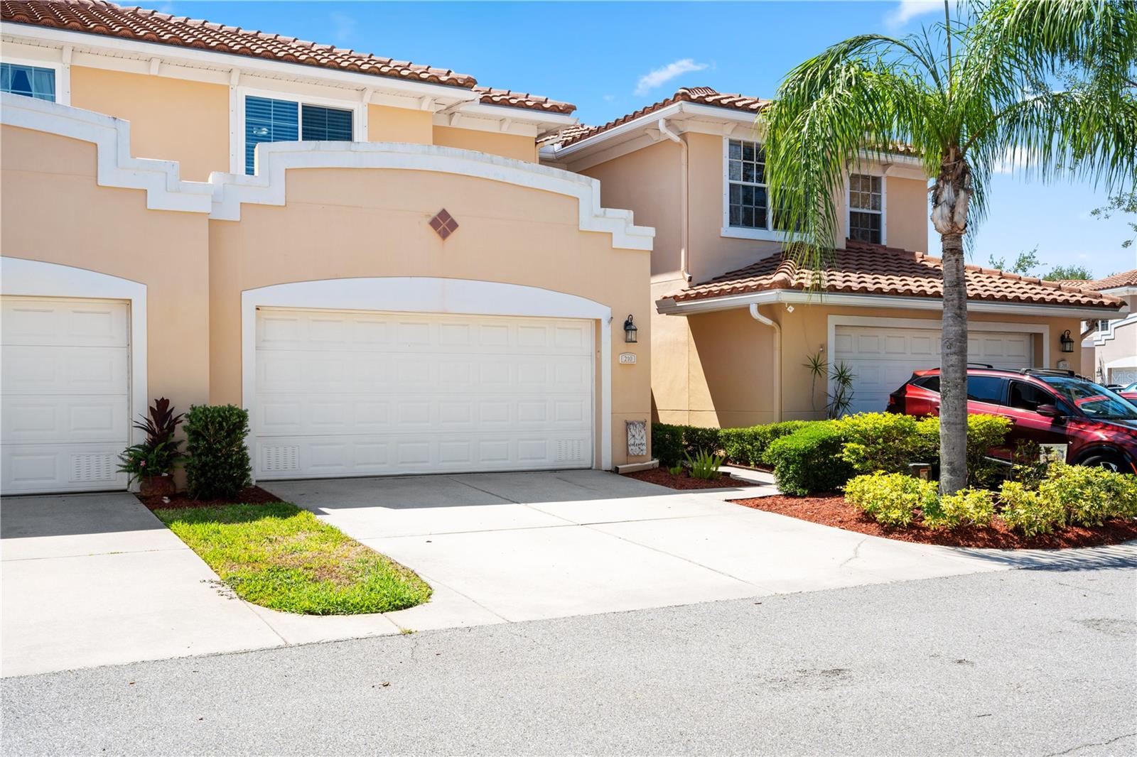 Photo of 210 VALENCIA CIRCLE ST PETERSBURG FL 33716