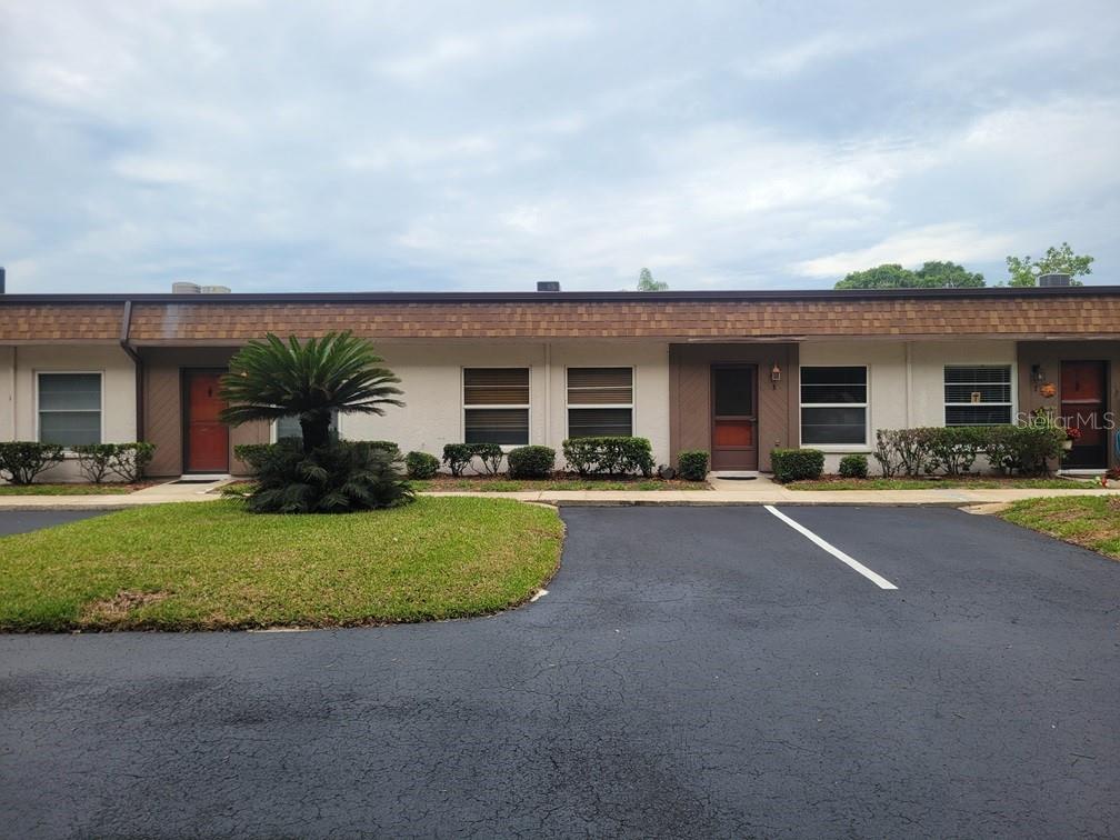Photo of 6141 CHESHAM DRIVE #8 NEW PORT RICHEY FL 34653