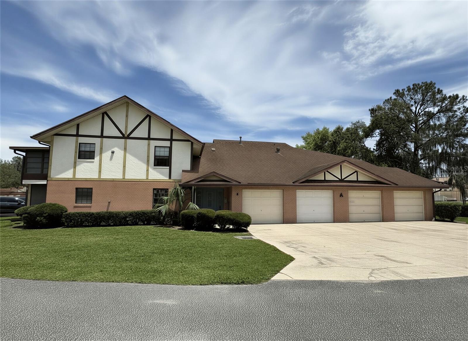 Photo of 100 E OAK TERRACE DRIVE #A2 LEESBURG FL 34748
