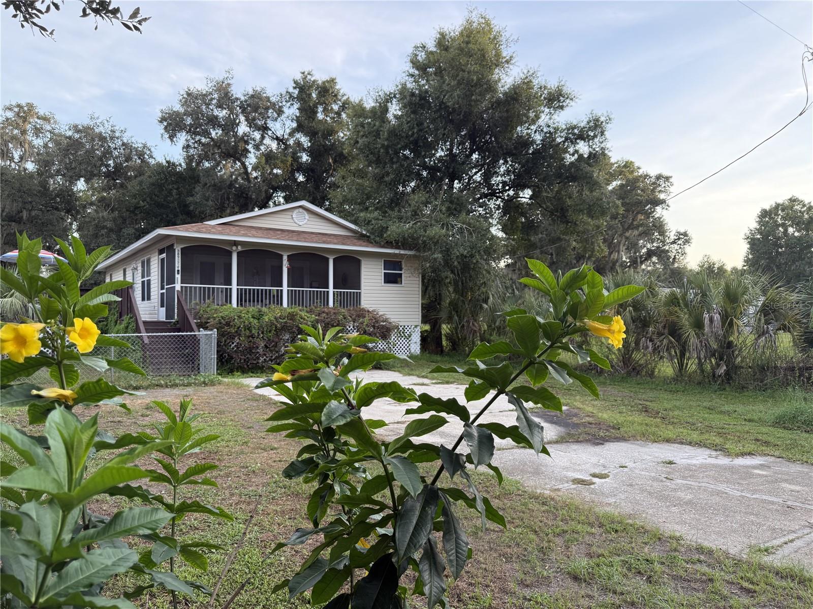 Photo of 38932 CENTRAL AVENUE ZEPHYRHILLS FL 33540