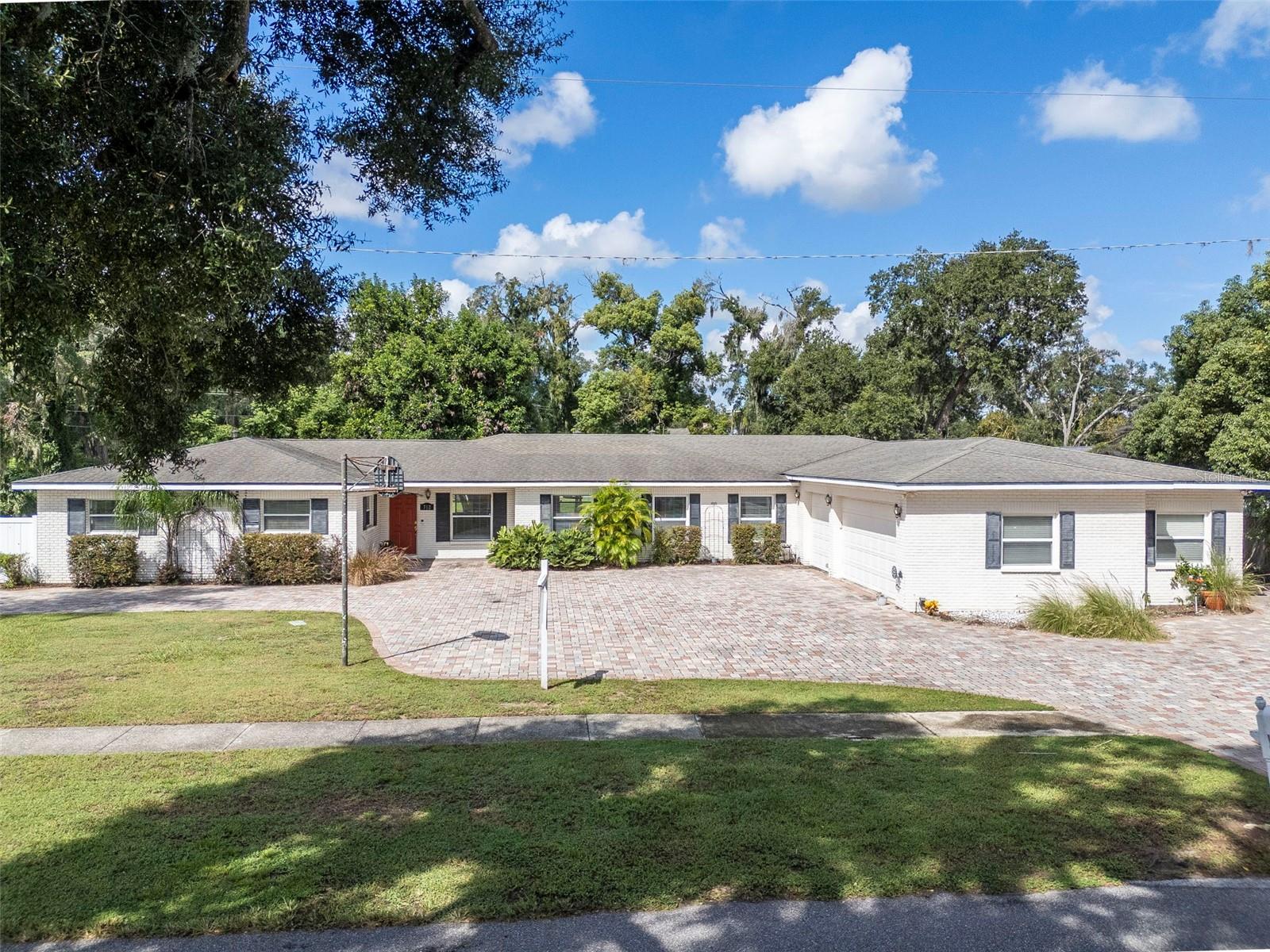 Photo of 712 S OAKWOOD AVENUE BRANDON FL 33511