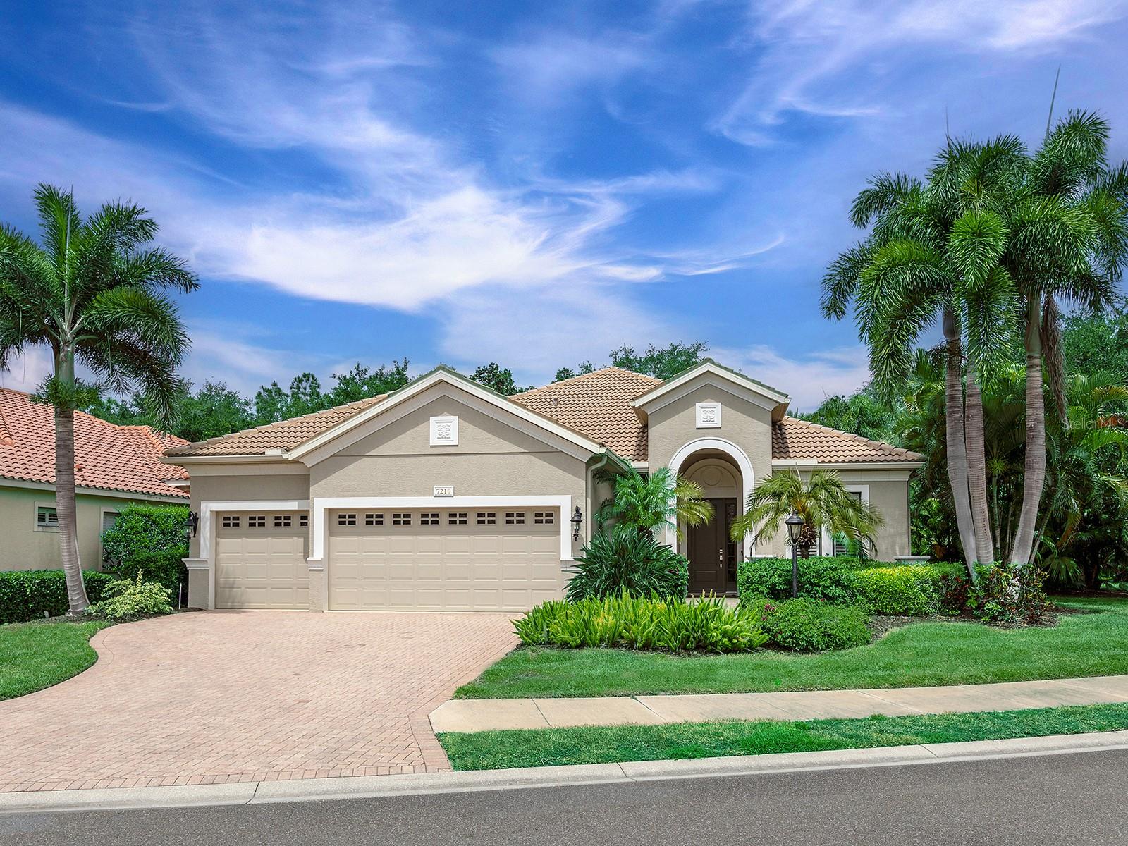 Photo of 7210 LAKE FOREST GLEN LAKEWOOD RANCH FL 34202