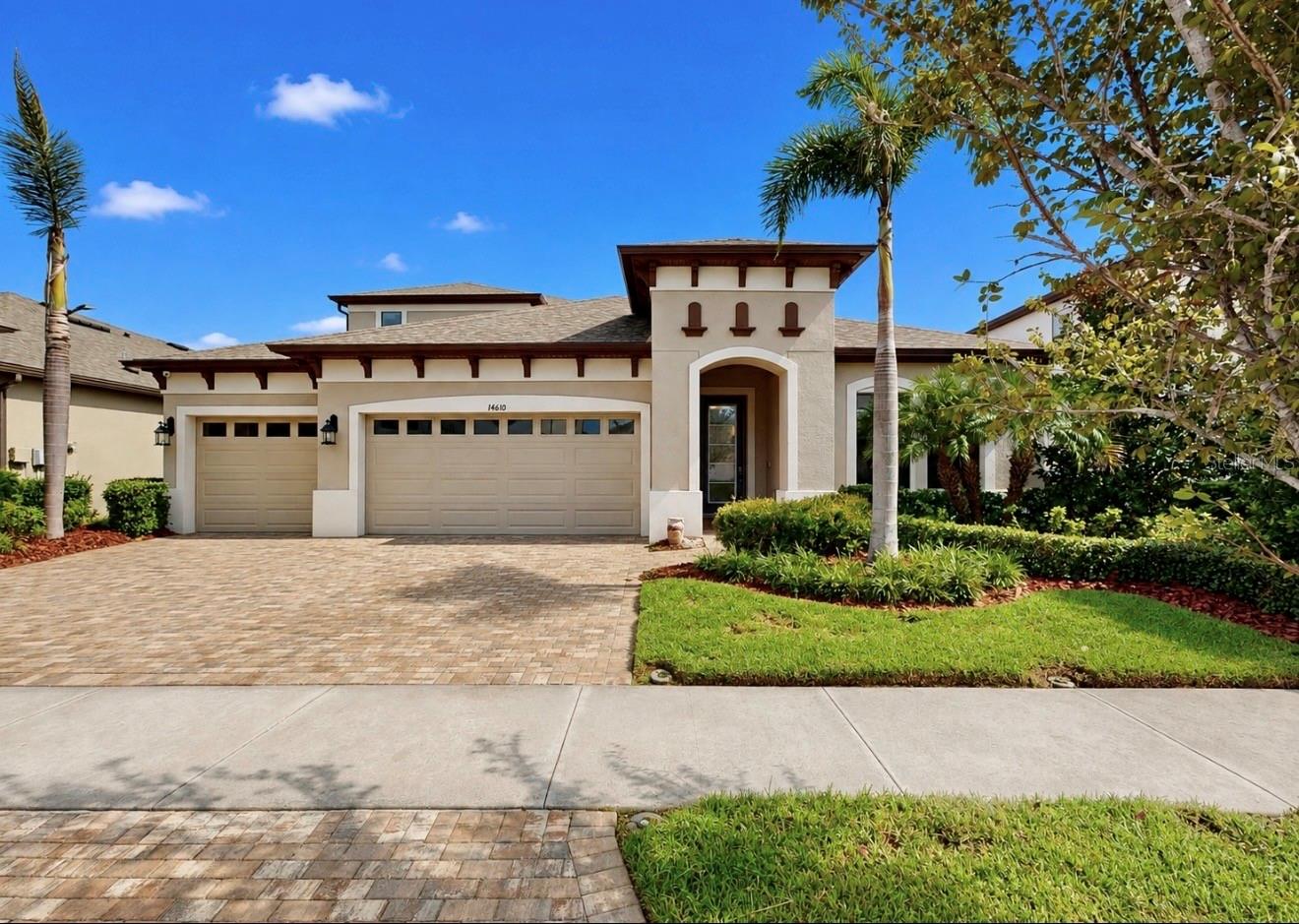 Photo of 14610 RED CASTLE AVE LITHIA FL 33547