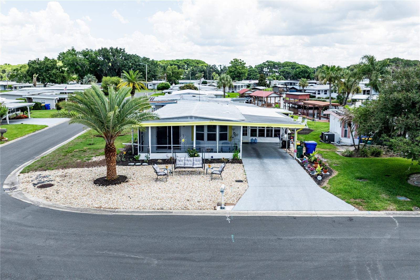 Photo of 1004 TODD WAY TAVARES FL 32778