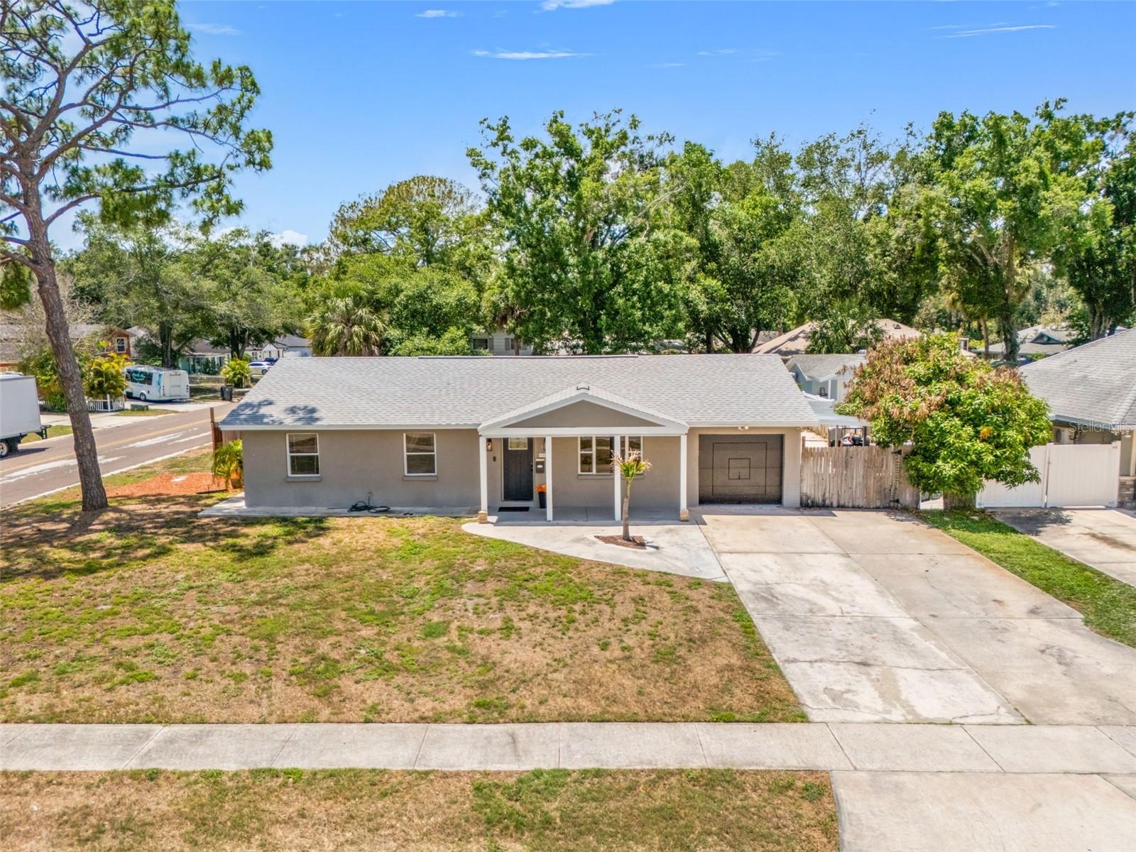 Photo of 6802 CRESTHILL COURT TAMPA FL 33615