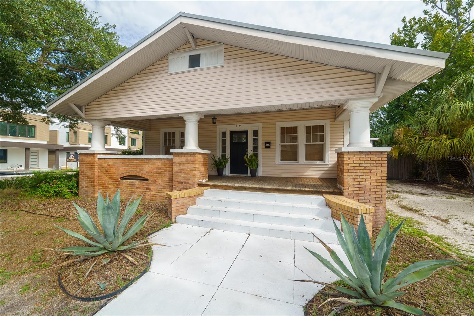 Photo of 419 W PARK AVENUE TAMPA FL 33602