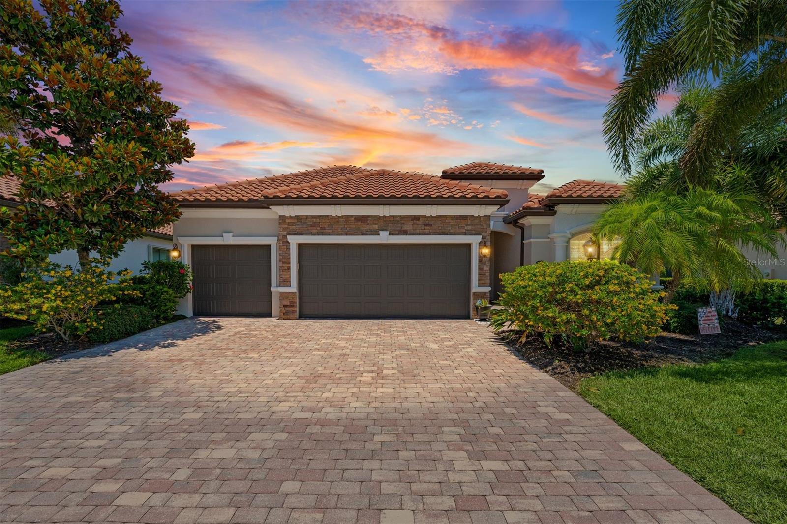 Photo of 13211 RAMBLEWOOD TRAIL BRADENTON FL 34211