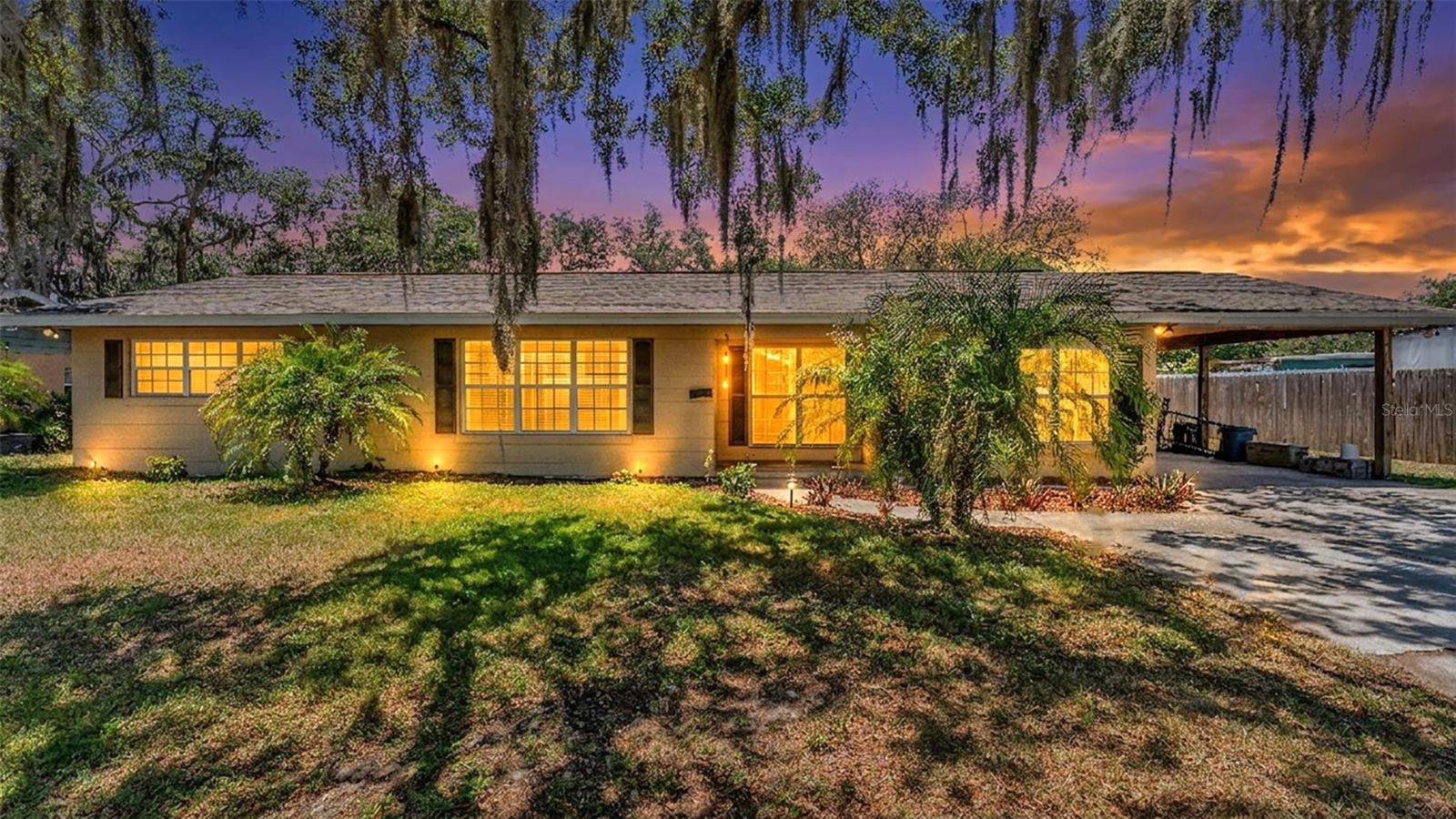 Photo of 1422 NANCESOWEE AVENUE SEBRING FL 33870