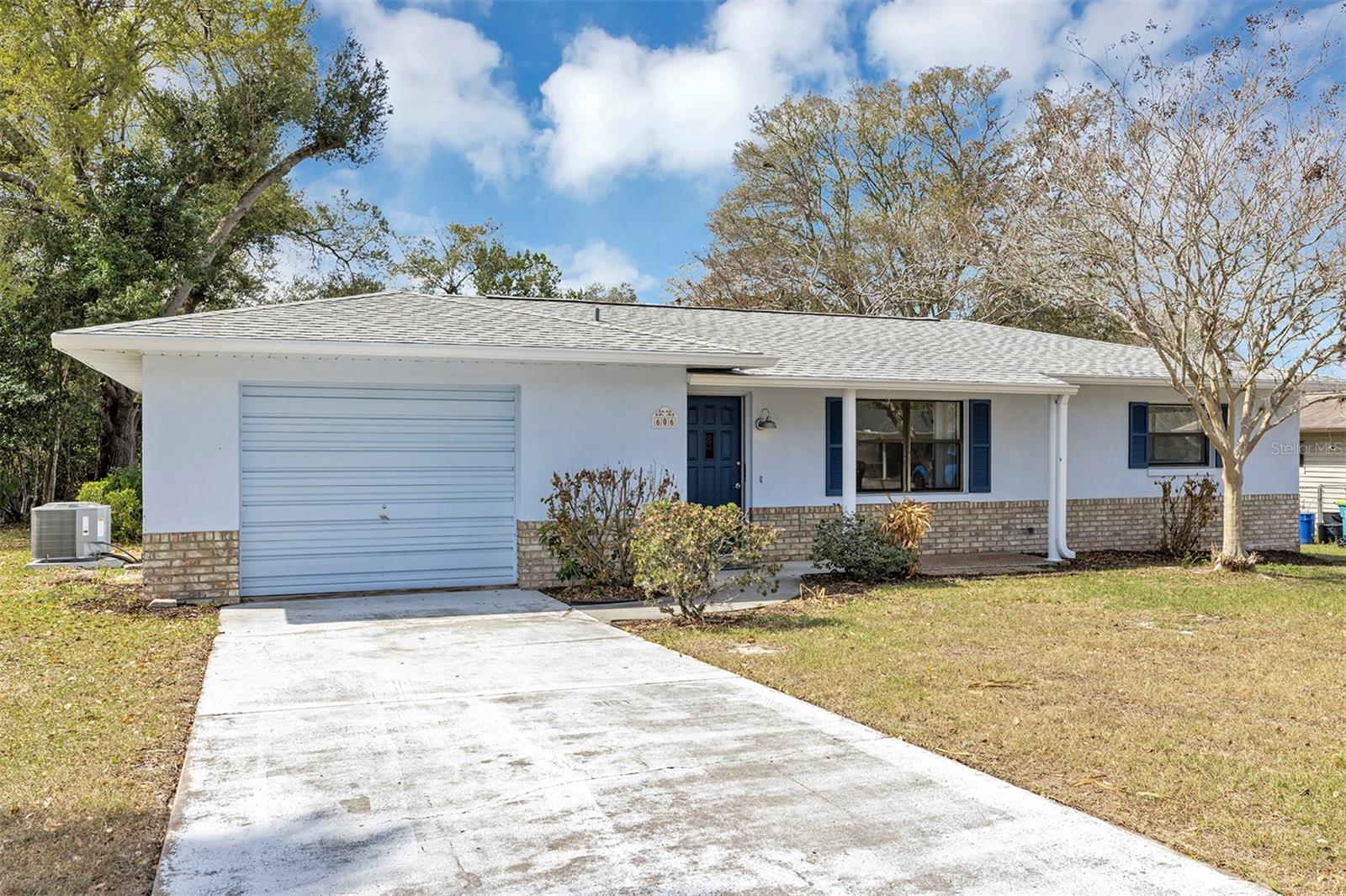 Photo of 606 THIRD AVENUE LADY LAKE FL 32159