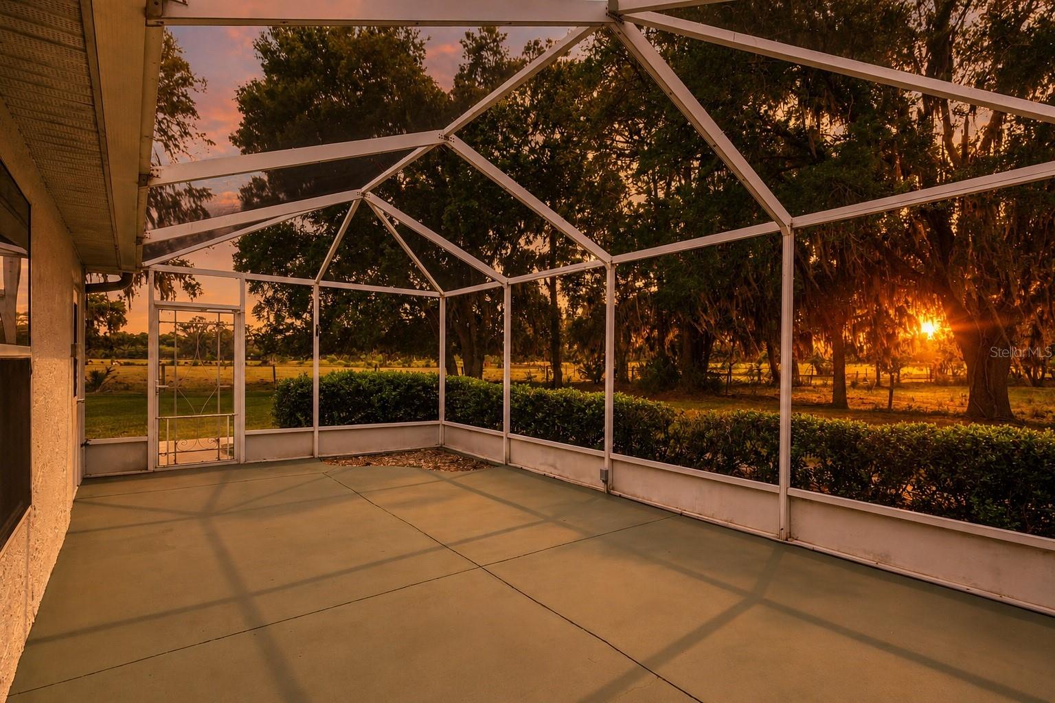 Photo of 2993 POPLAR AVENUE LEESBURG FL 34748