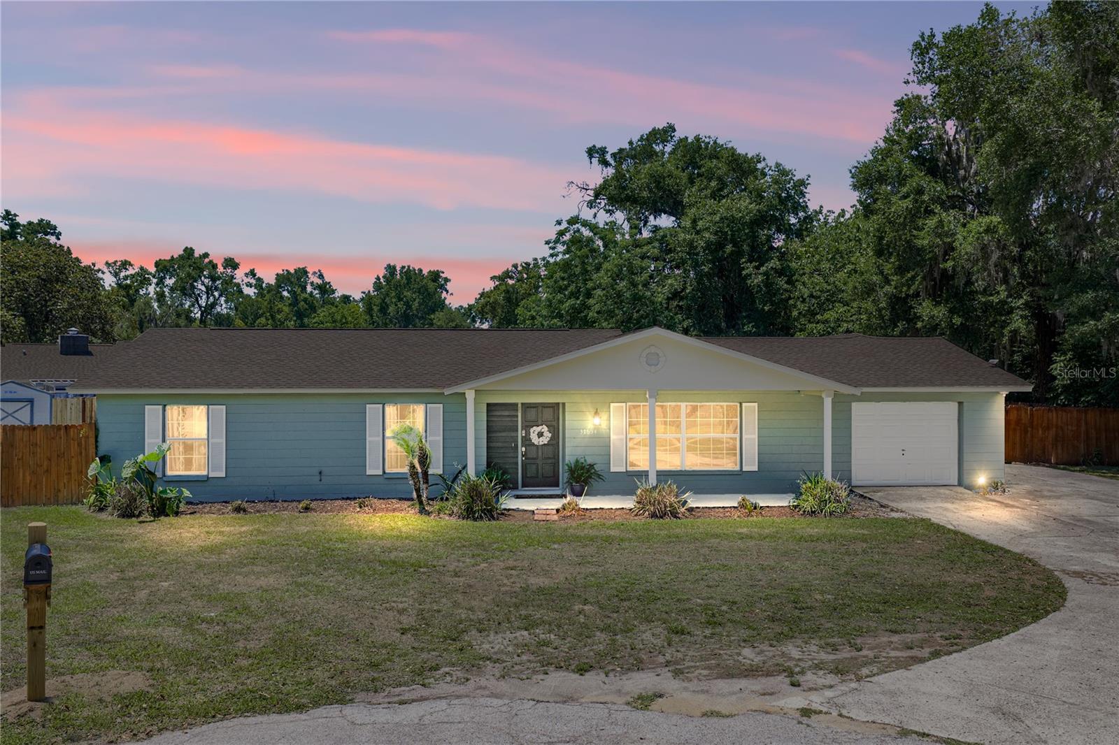 Photo of 37634 HIDDEN PARK COURT DADE CITY FL 33525