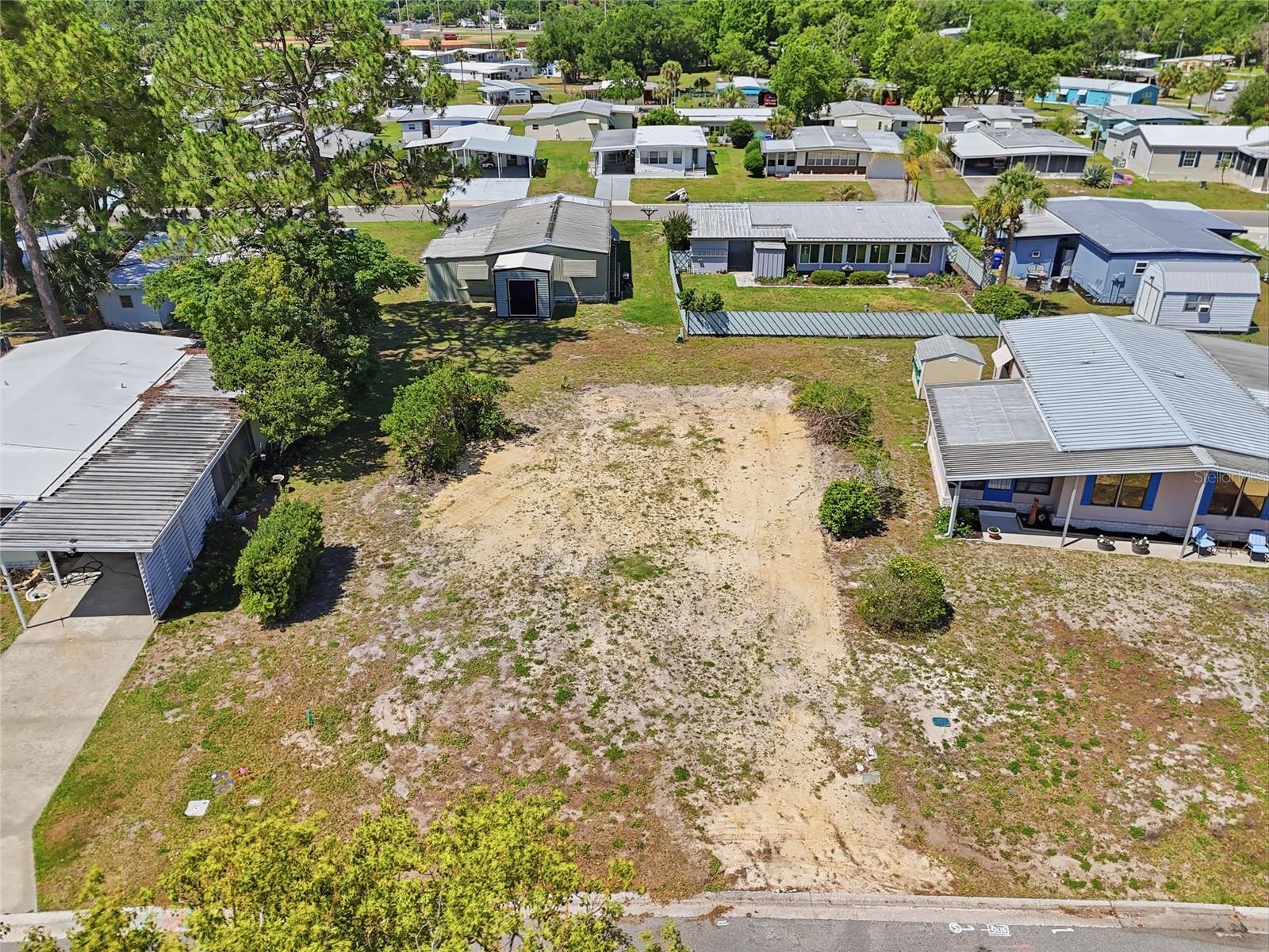 Photo of 1223 NASSAU CIRCLE TAVARES FL 32778