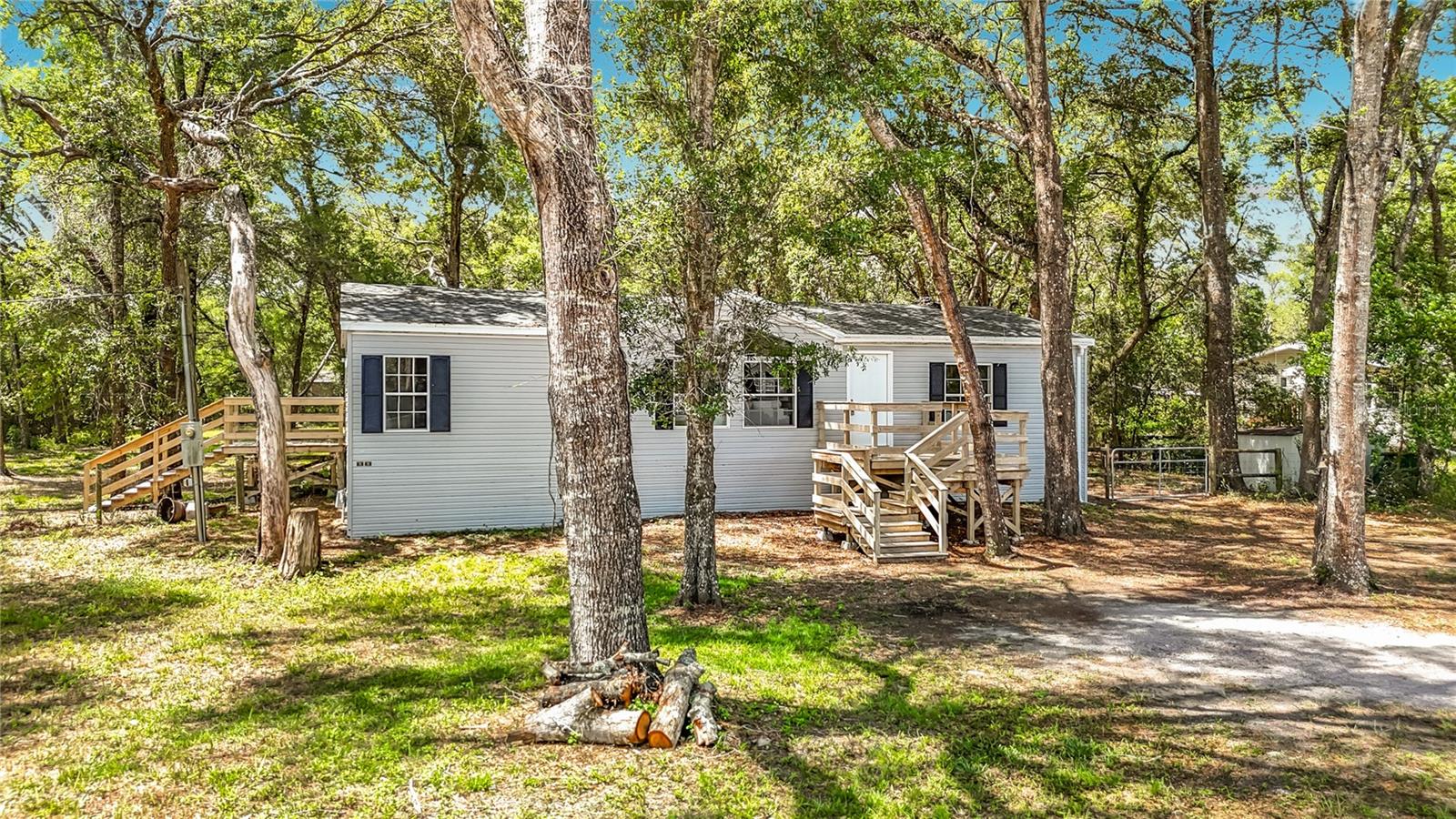 Photo of 18118 PORSCHE PLACE SPRING HILL FL 34610