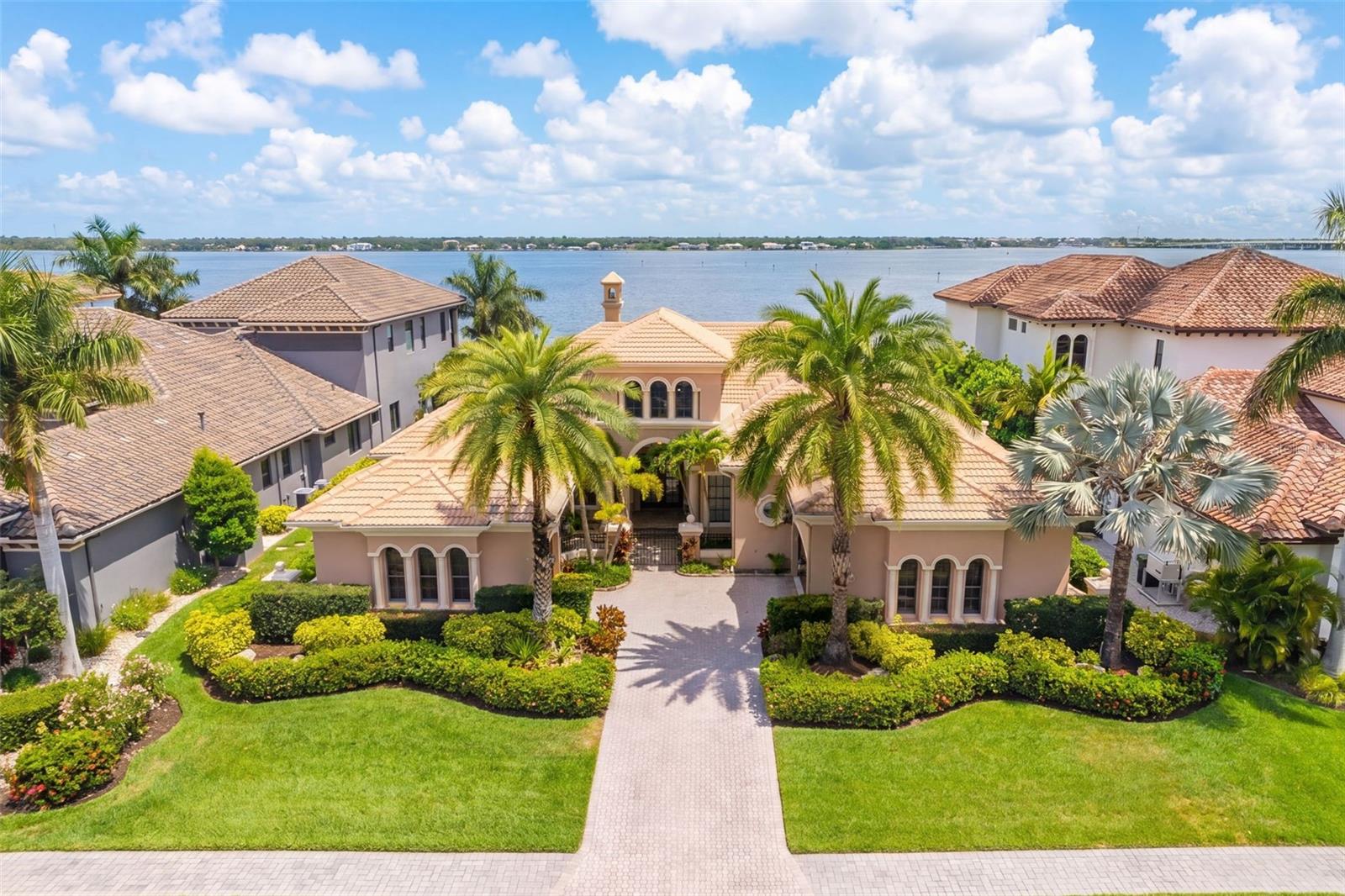Photo of 4015 HAWK ISLAND DRIVE BRADENTON FL 34208