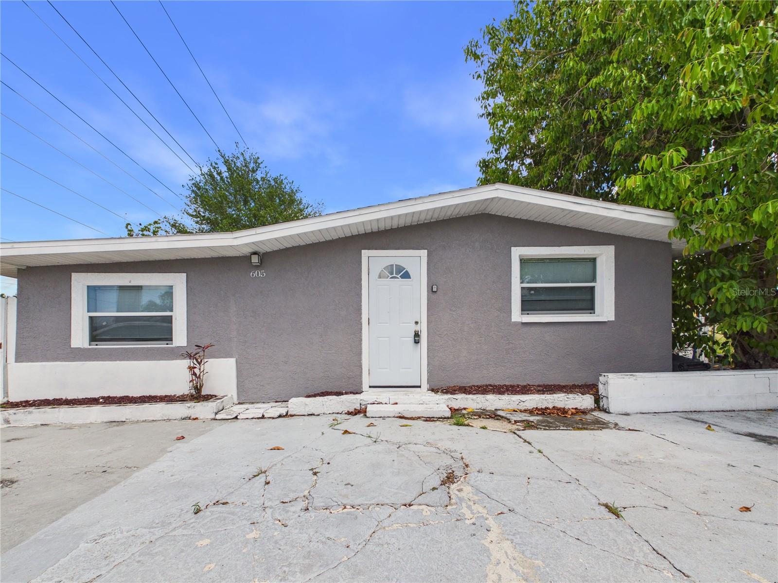 Photo of 605 S DISSTON AVENUE TARPON SPRINGS FL 34689