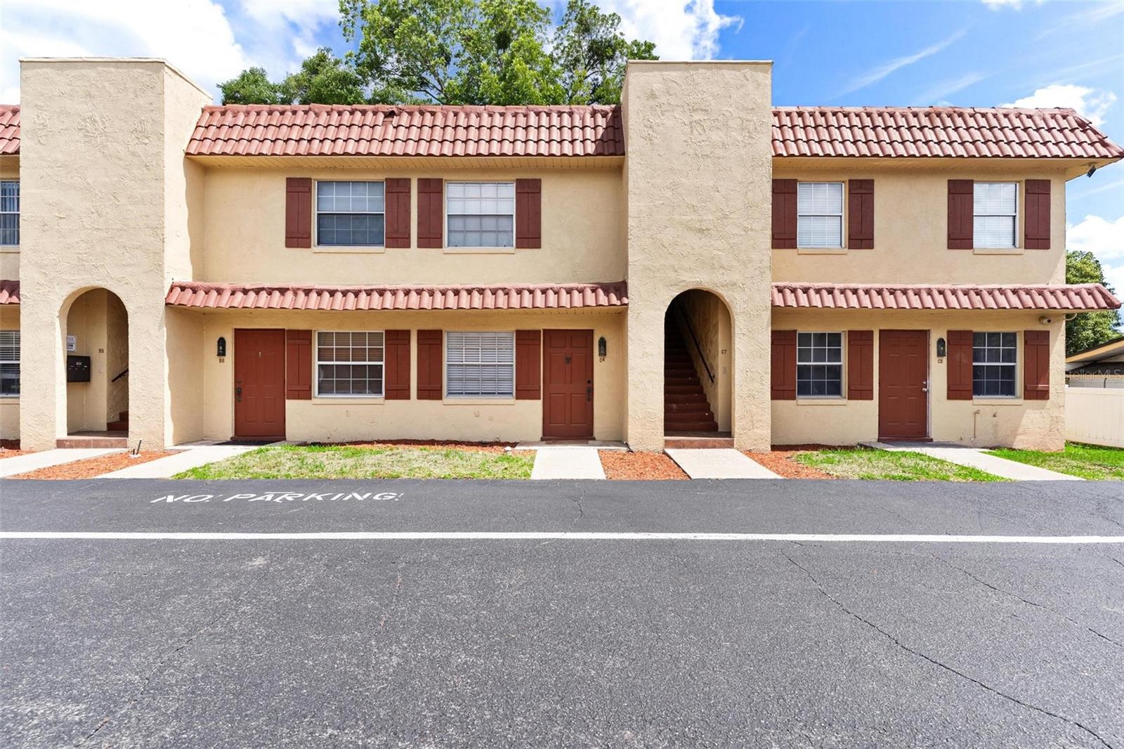 Photo of 1112 W MAIN STREET #C4 LEESBURG FL 34748