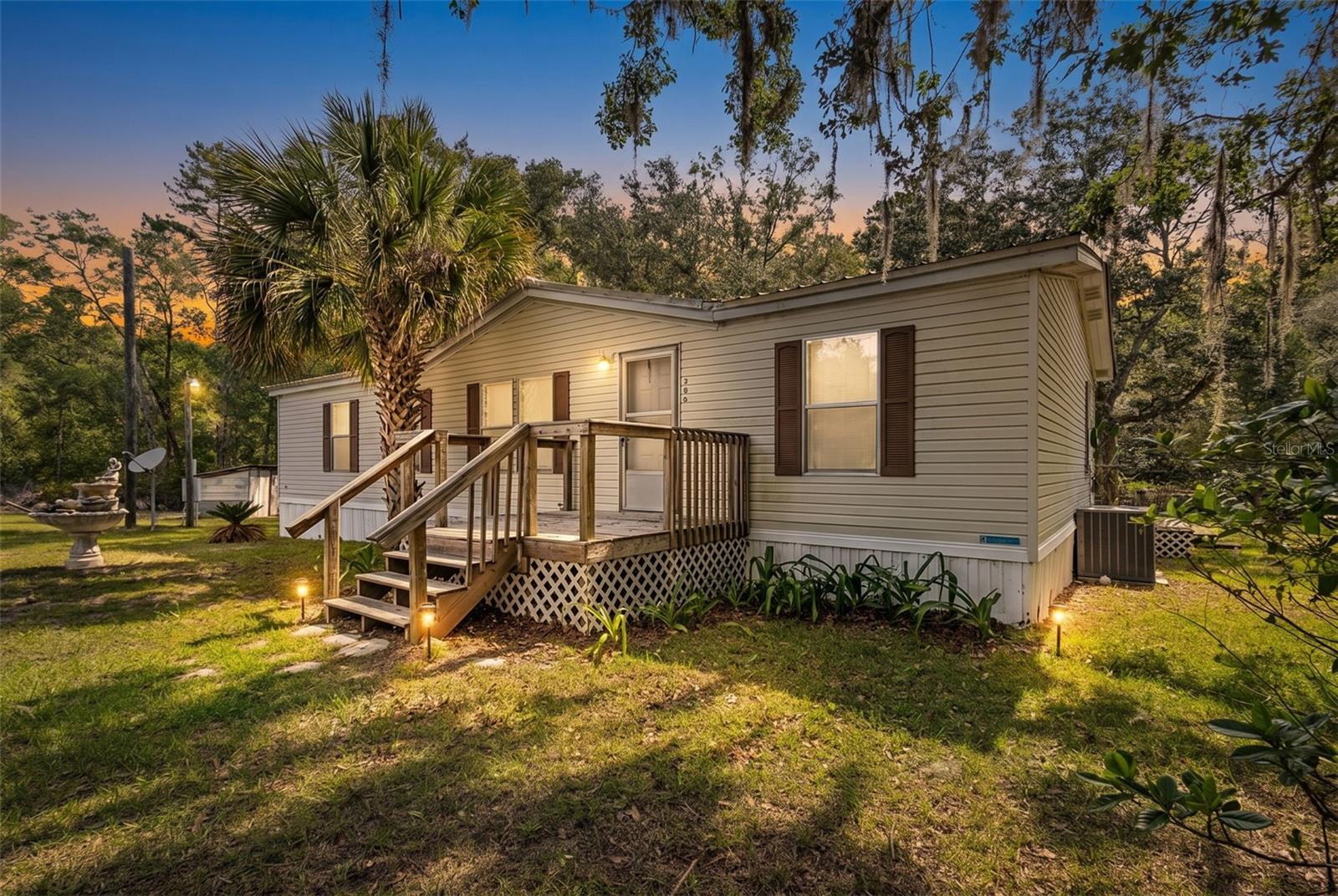 Photo of 704 SE 791ST STREET OLD TOWN FL 32680