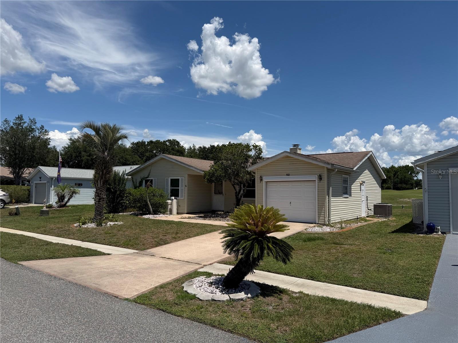 Photo of 412 WESTWOOD DRIVE LEESBURG FL 34748