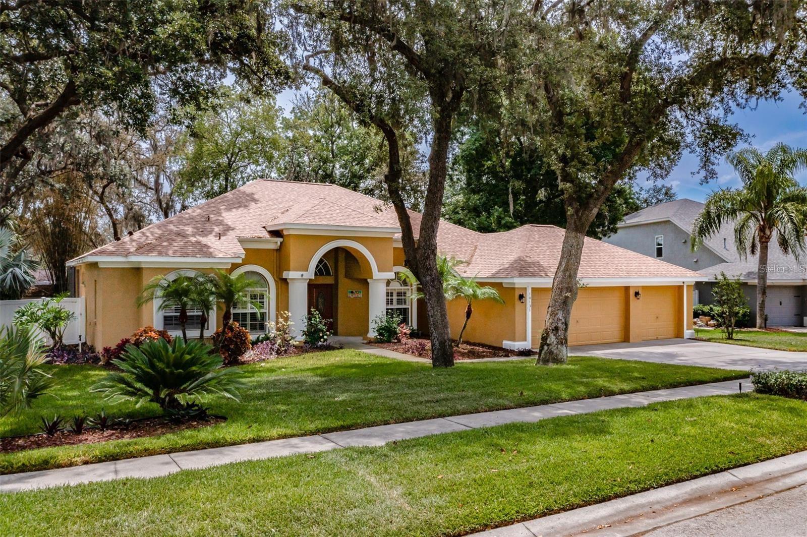 Photo of 10131 PADDOCK OAKS DRIVE RIVERVIEW FL 33569