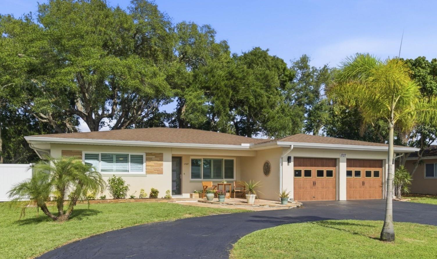 Photo of 1727 CYPRESS AVENUE BELLEAIR FL 33756
