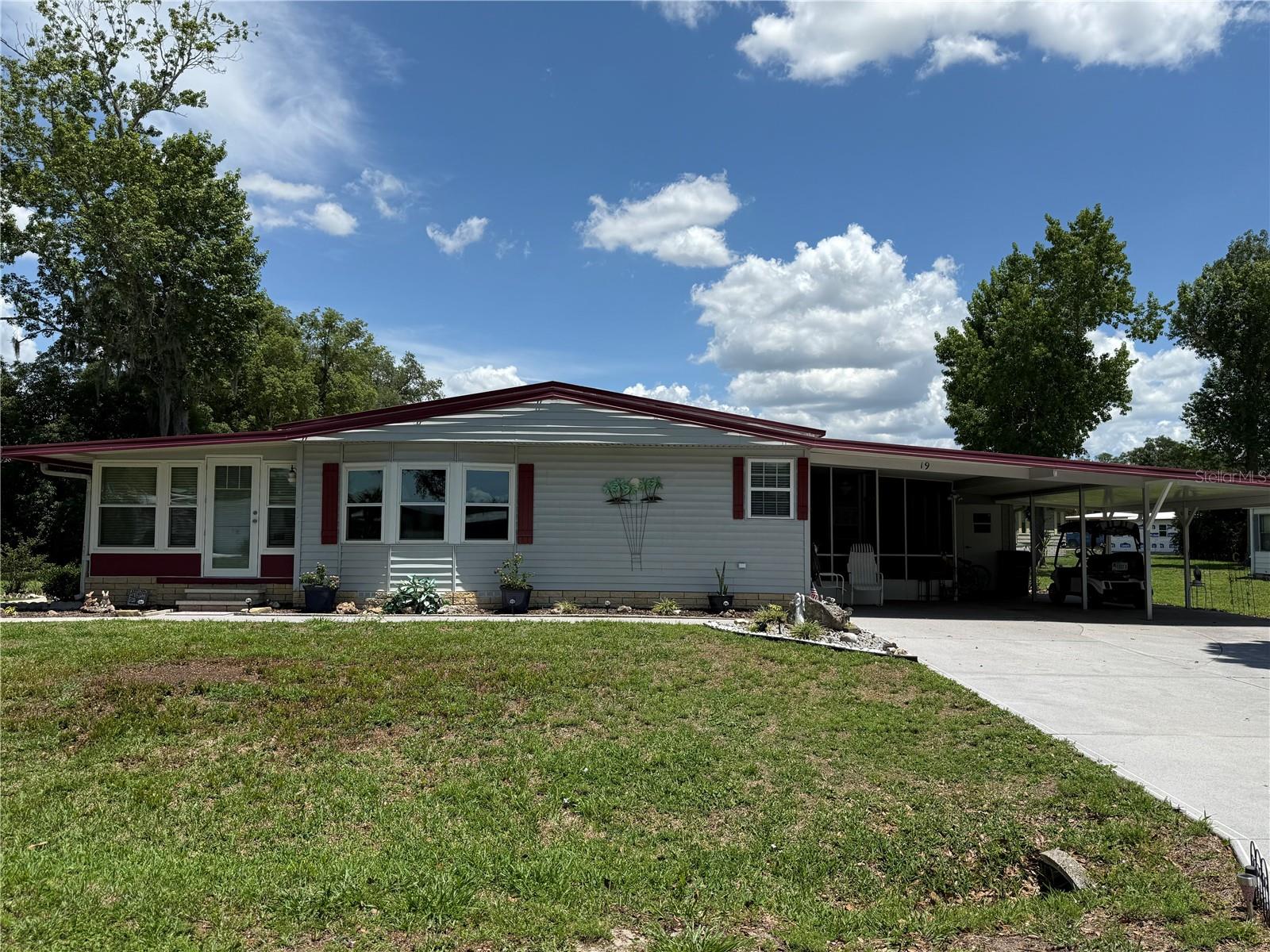 Photo of 19 MAGNOLIA LANE WILDWOOD FL 34785