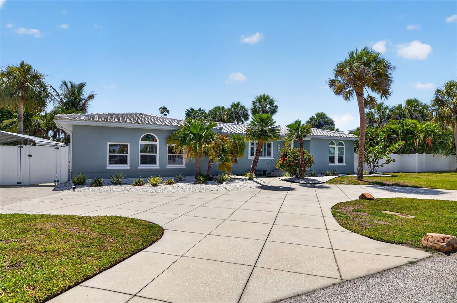 Photo of 976 NARCISSUS AVENUE CLEARWATER BEACH FL 33767