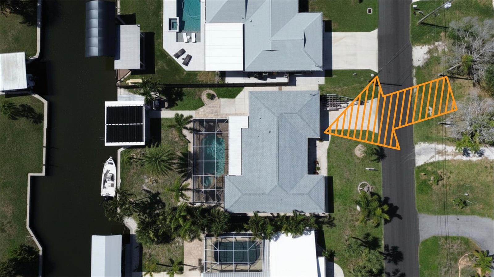 Photo of 1433 LEMON BAY DRIVE ENGLEWOOD FL 34223