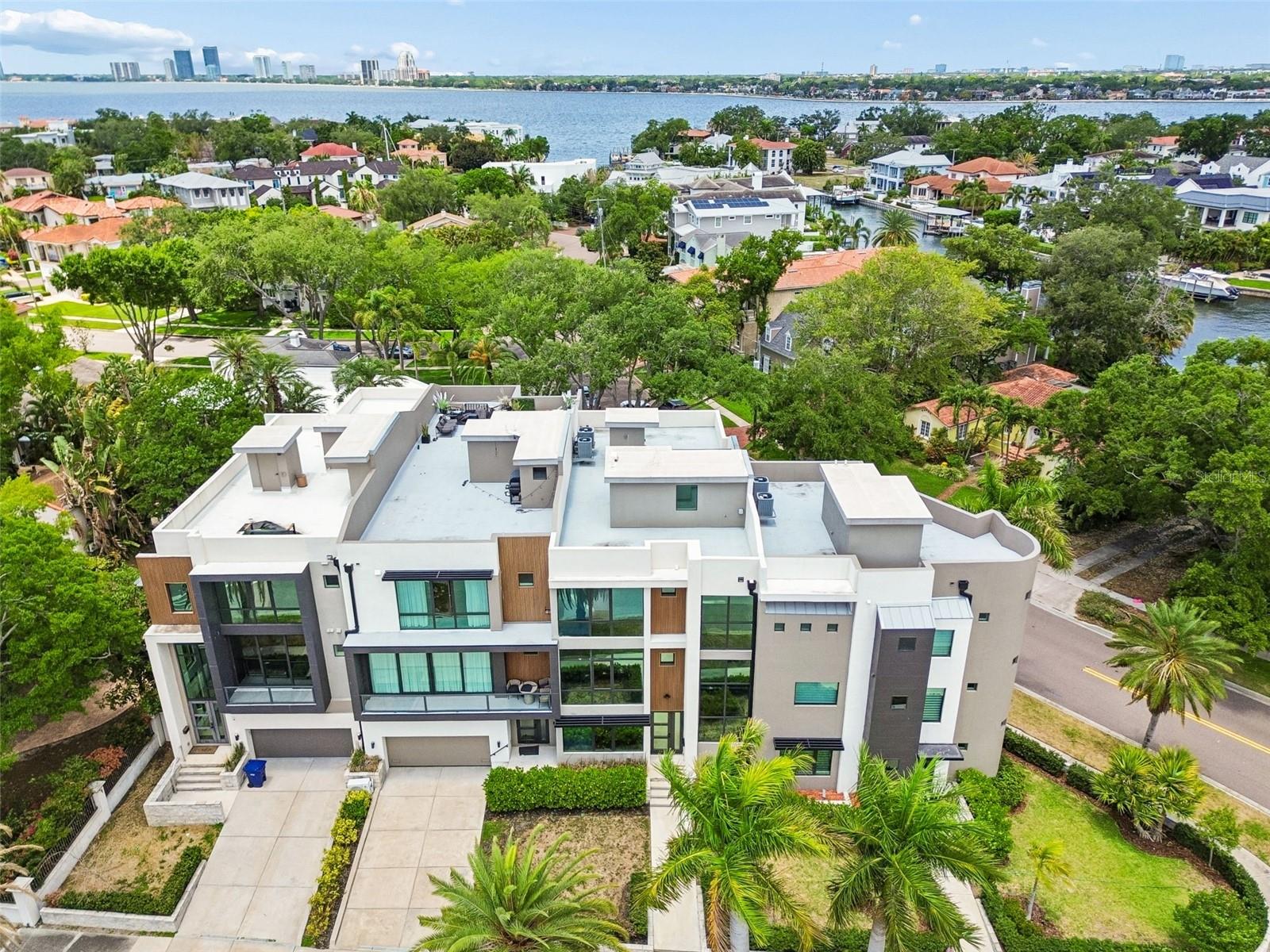 Photo of 94 W DAVIS BLVD. TAMPA FL 33606