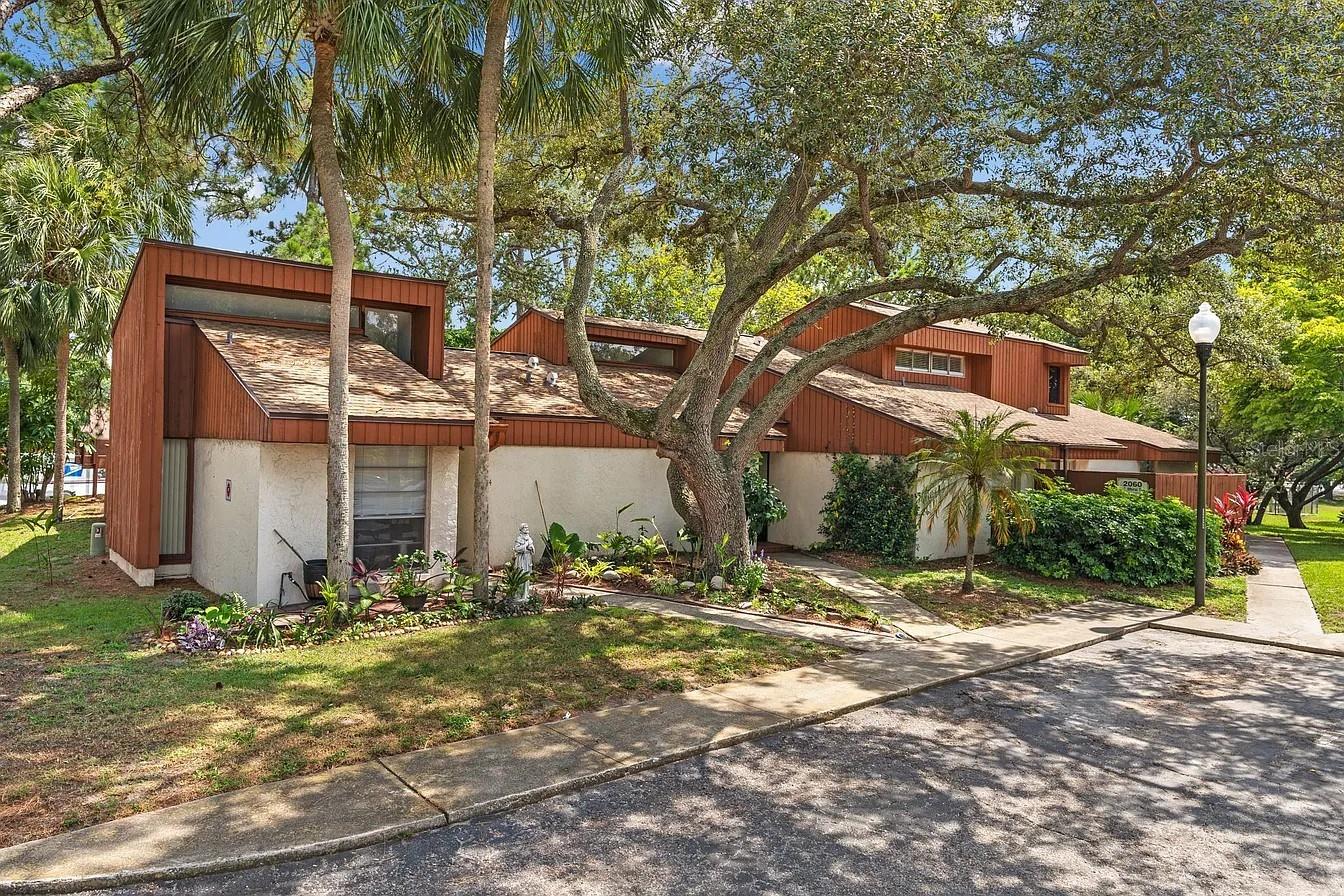 Photo of 2060 SUNSET POINT ROAD #52 CLEARWATER FL 33765