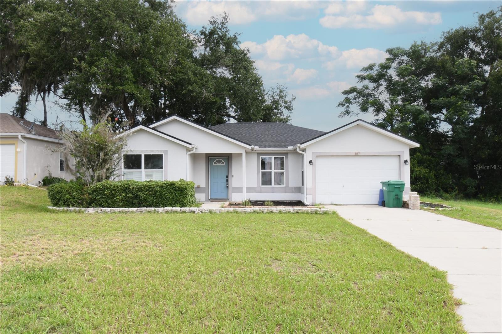 Photo of 407 CIERRA OAKS CIRCLE LADY LAKE FL 32159