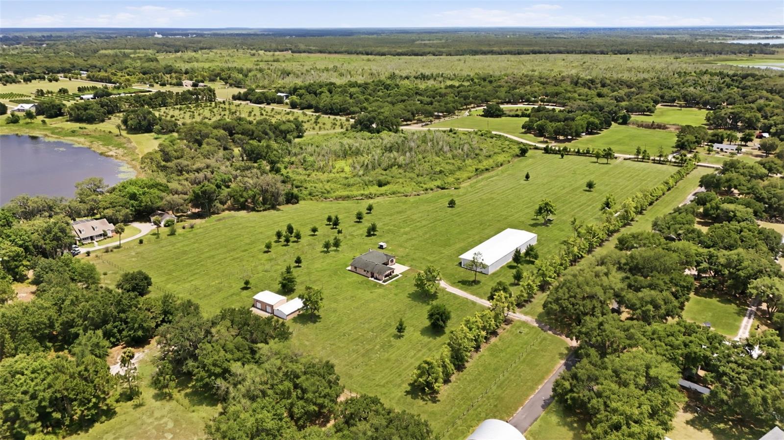 Photo of 14433 LAKE YALE ROAD UMATILLA FL 32784