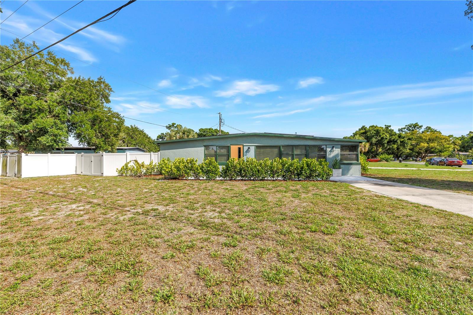 Photo of 7599 MEADOWLAWN DRIVE ST PETERSBURG FL 33702