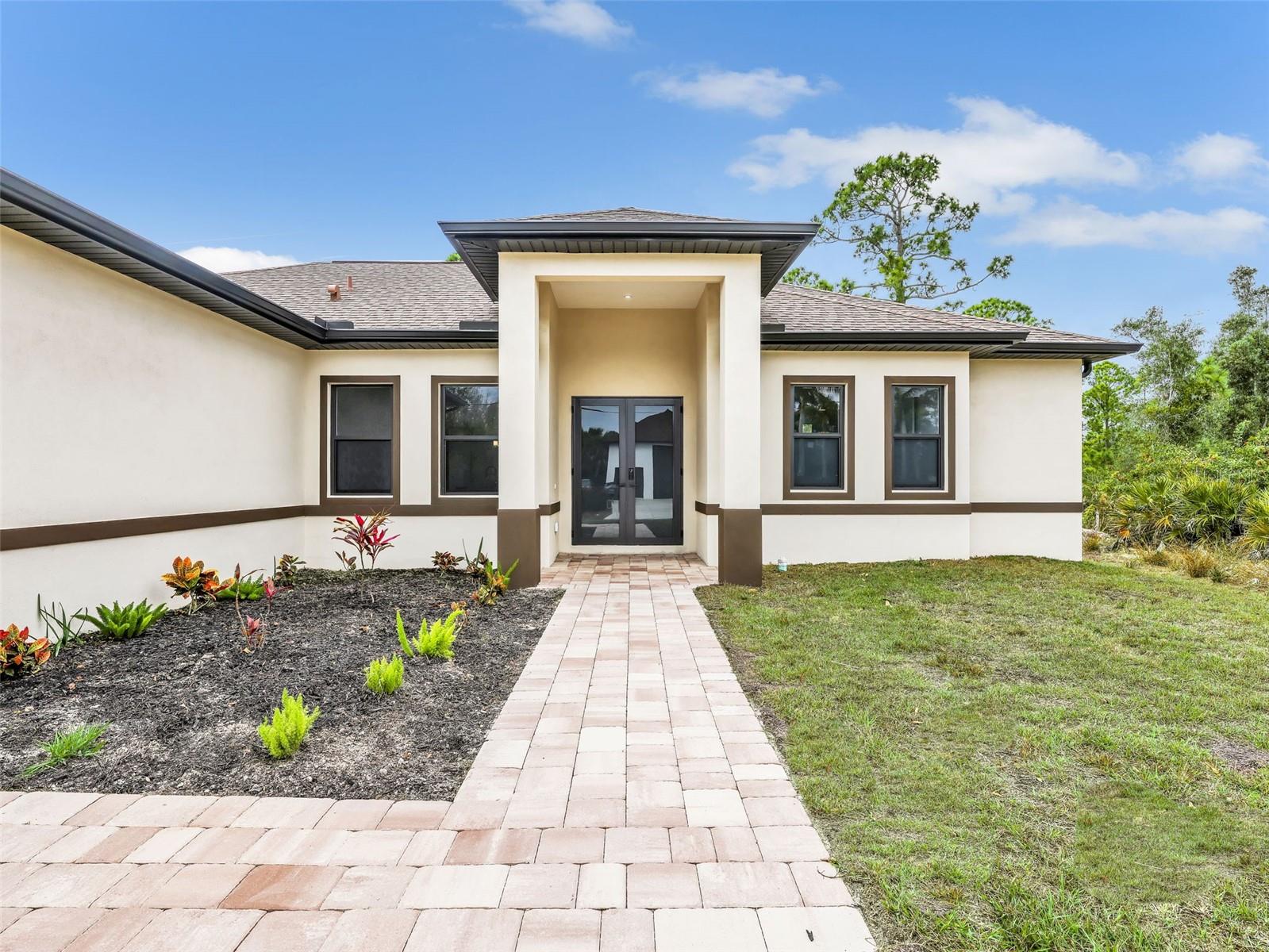Photo of 11042 CARNEGIE AVENUE ENGLEWOOD FL 34224