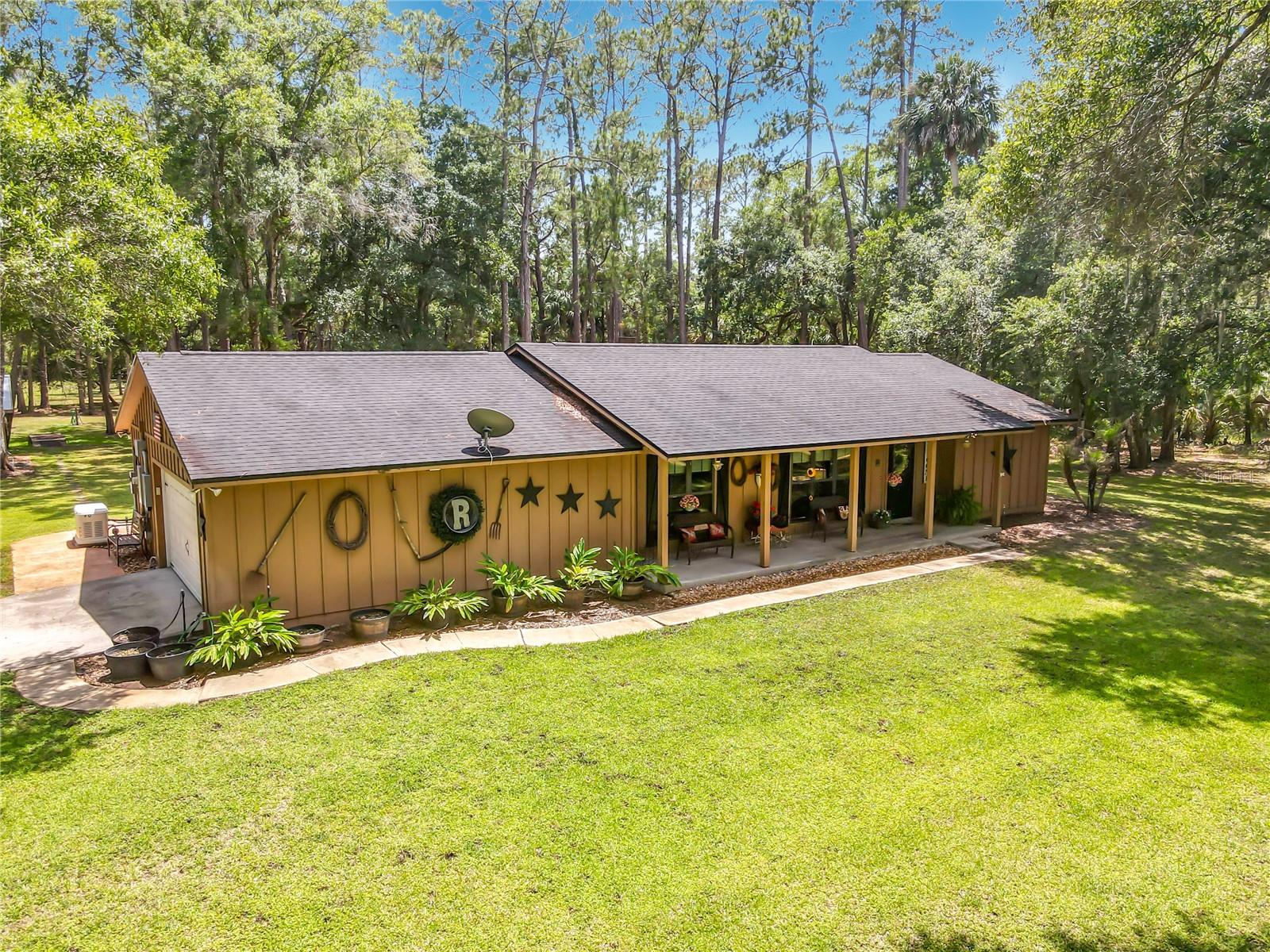 Photo of 1395 MAYTOWN ROAD OSTEEN FL 32764