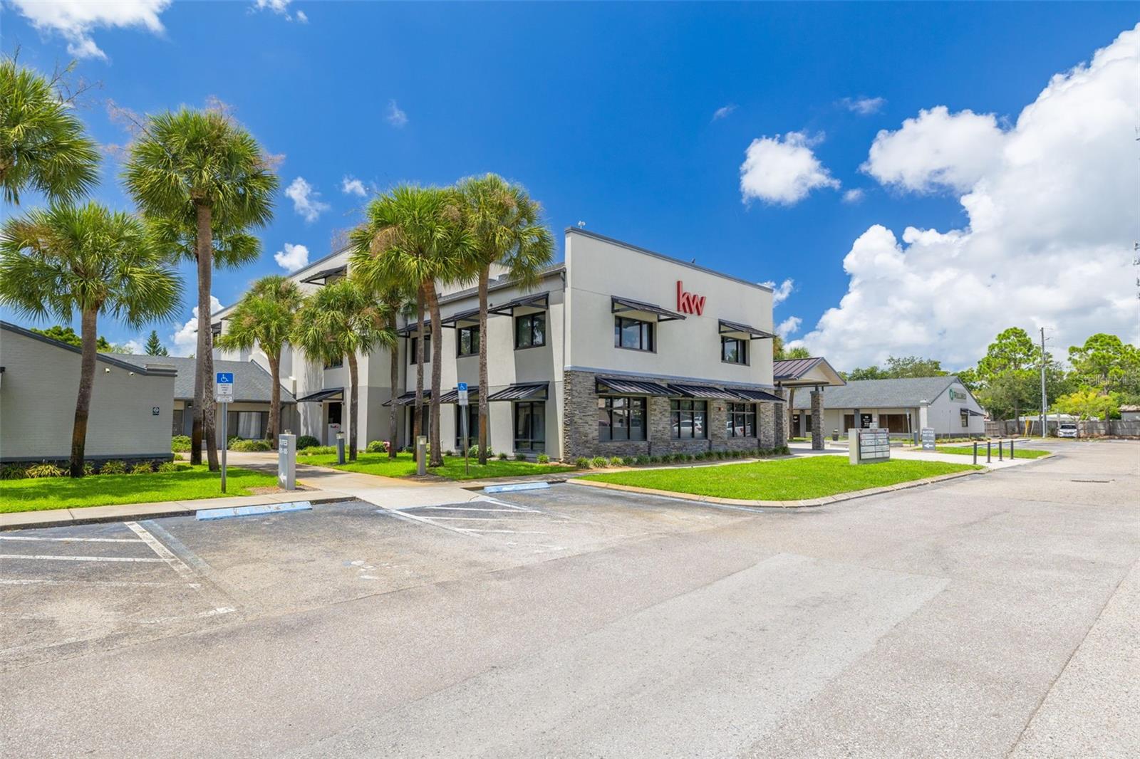 Photo of 30522 US HIGHWAY 19 #105 PALM HARBOR FL 34684