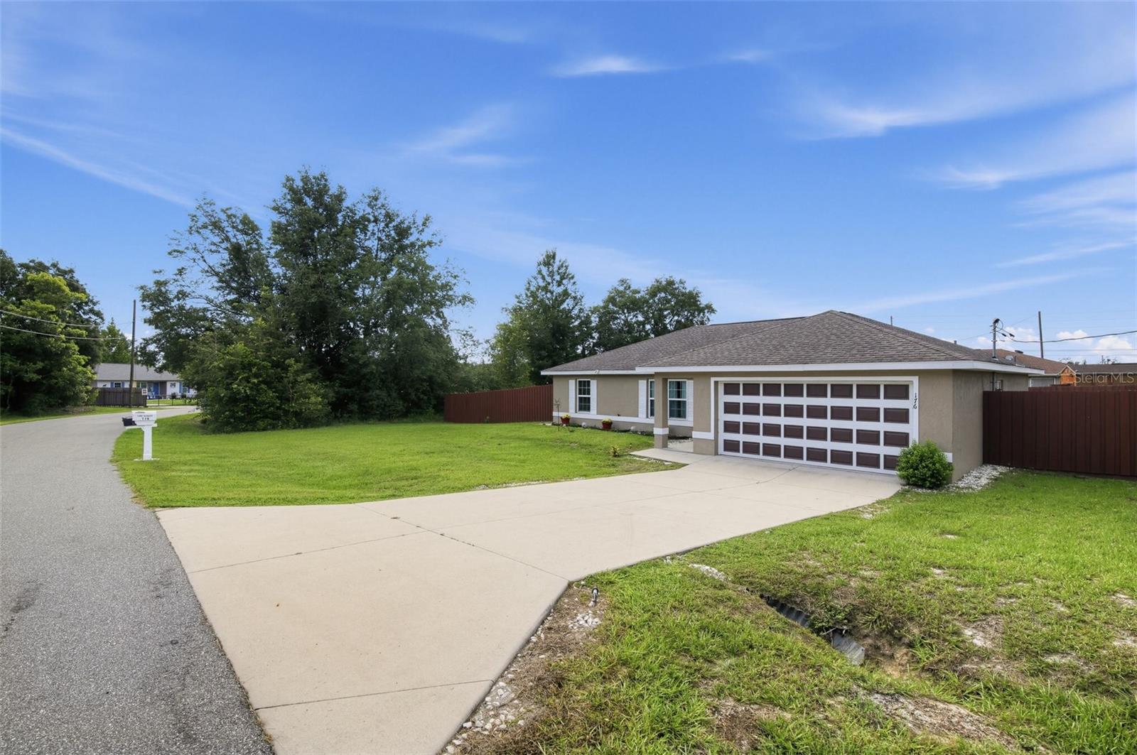 Photo of 176 JUNIPER LOOP CIRCLE OCALA FL 34480