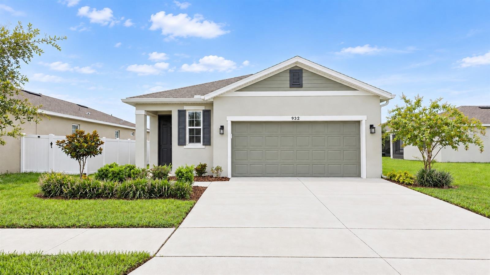 Photo of 932 BLUE CREEK DRIVE HAINES CITY FL 33844