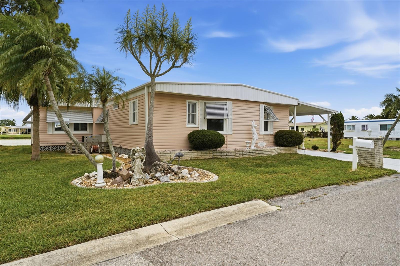 Photo of 520 IMPERIAL DRIVE NORTH PORT FL 34287