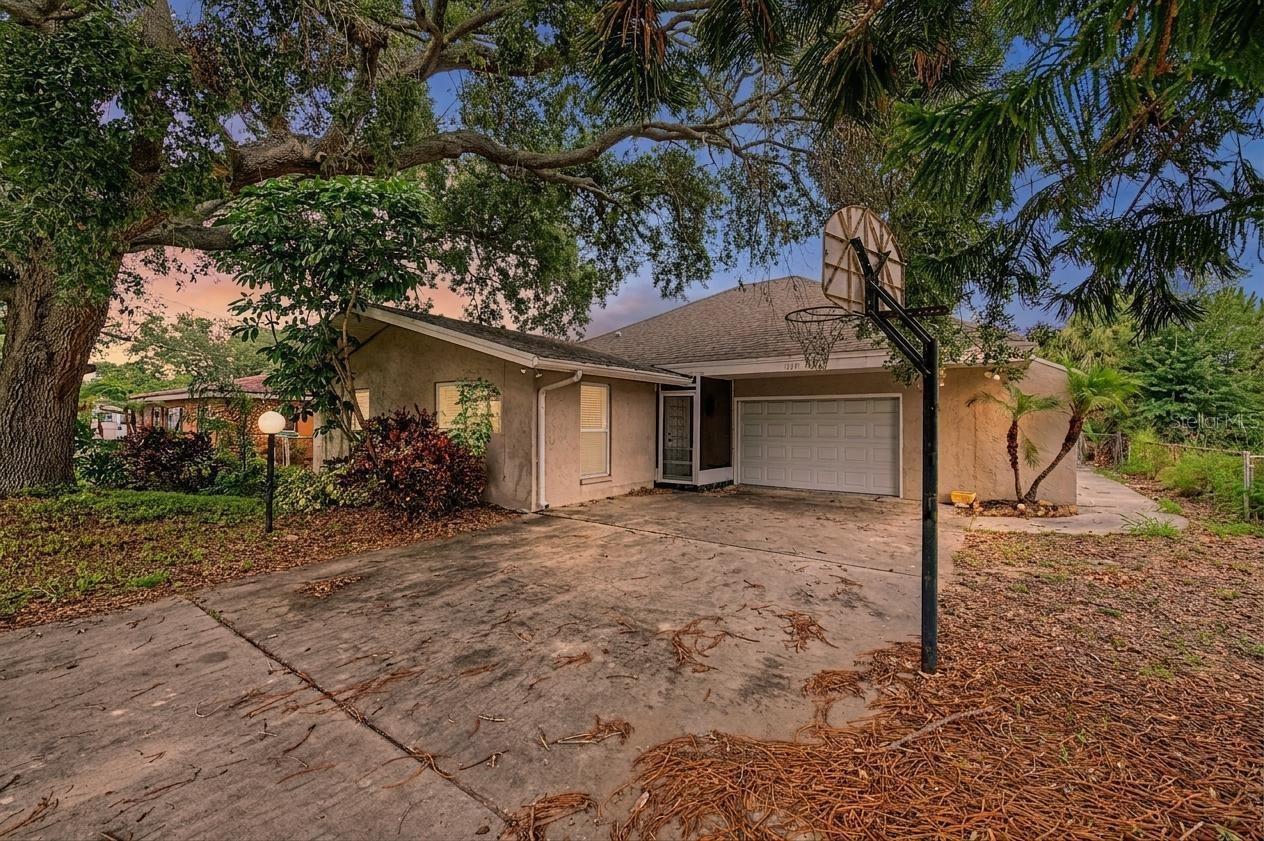 Photo of 1647 SUMMERDALE DRIVE CLEARWATER FL 33764