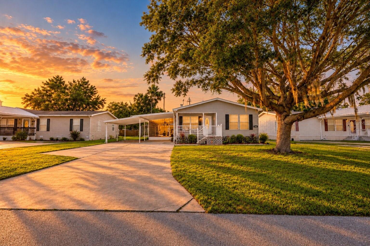 Photo of 35201 FOREST LAKE ROAD LEESBURG FL 34788