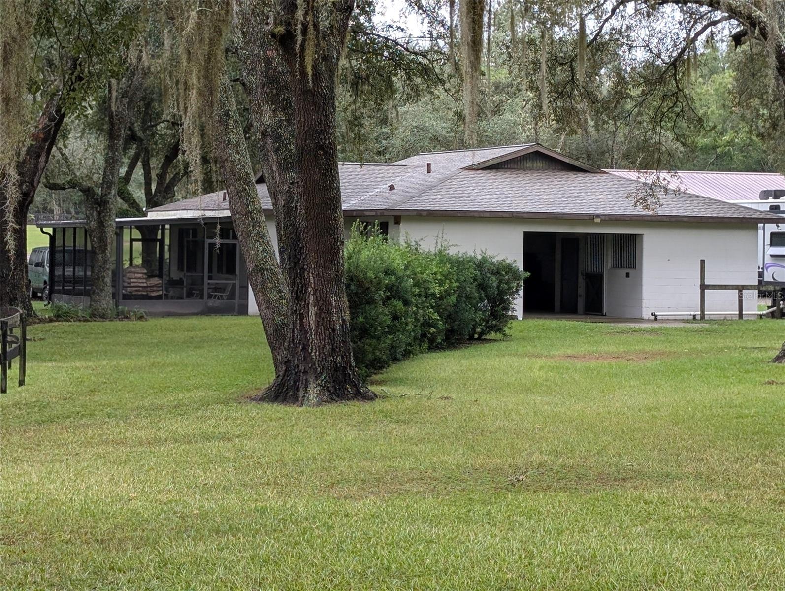 Photo of 10871 SE COUNTY ROAD 326 MORRISTON FL 32668