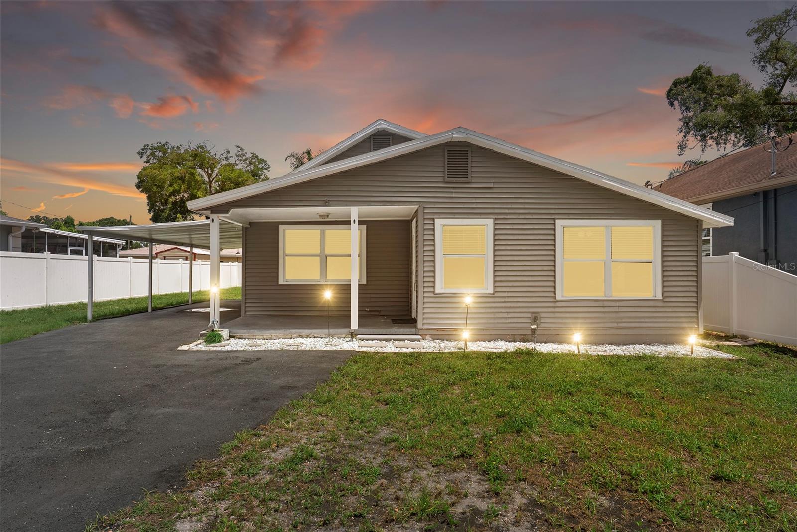 Photo of 1804 E IDLEWILD AVENUE TAMPA FL 33610