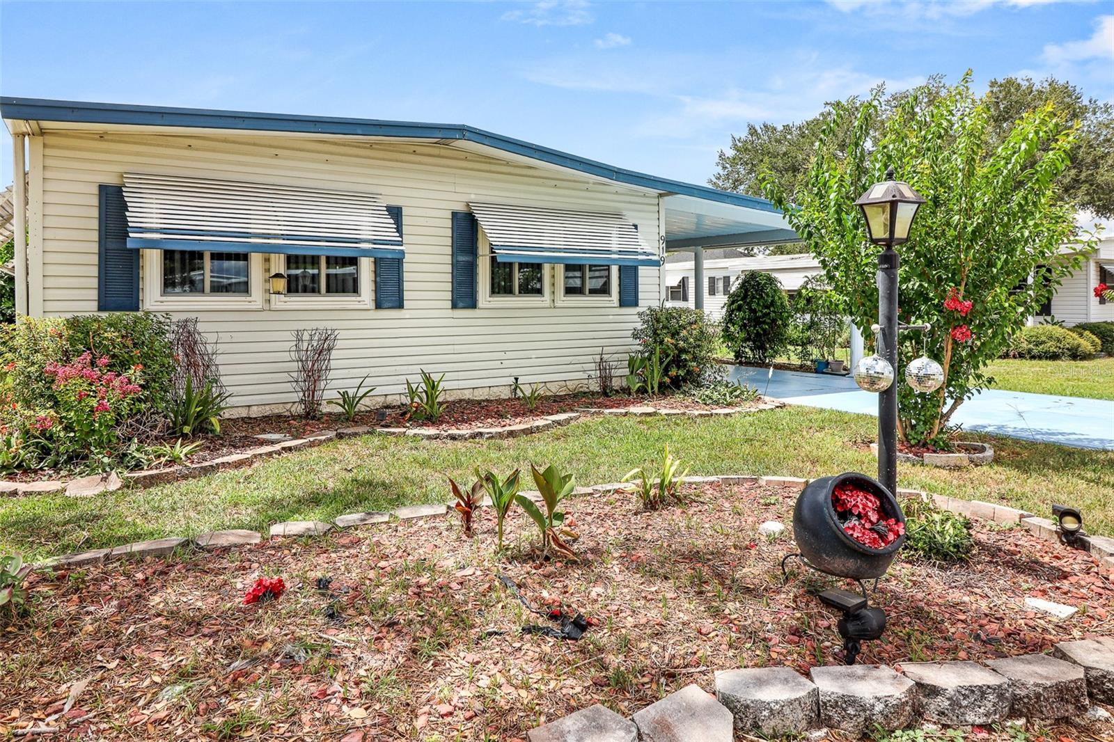 Photo of 919 WEEPING WILLOW AVENUE LADY LAKE FL 32159