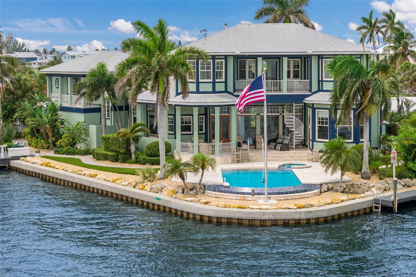 Photo of 522 BAYVIEW DRIVE HOLMES BEACH FL 34217